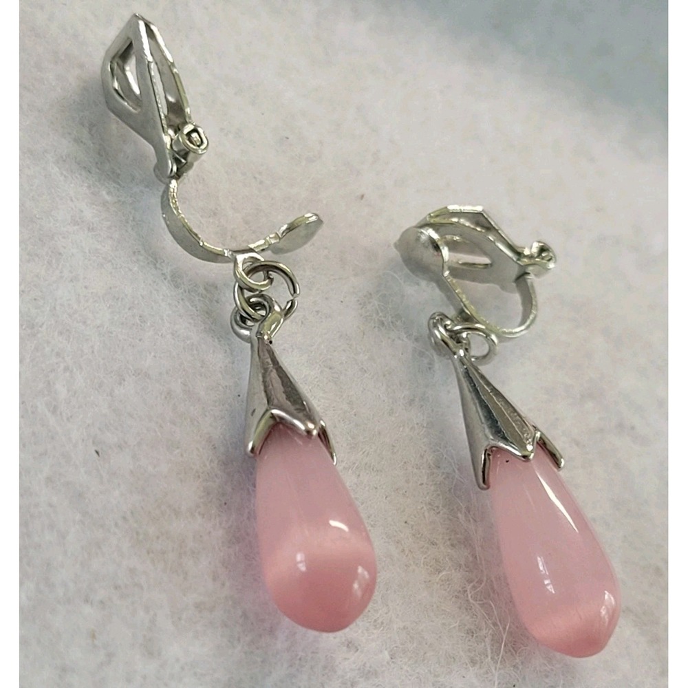 Vintage Pink Cats Eye Glass Teardrop Clip On Dangle Earrings Silver Tone VTG